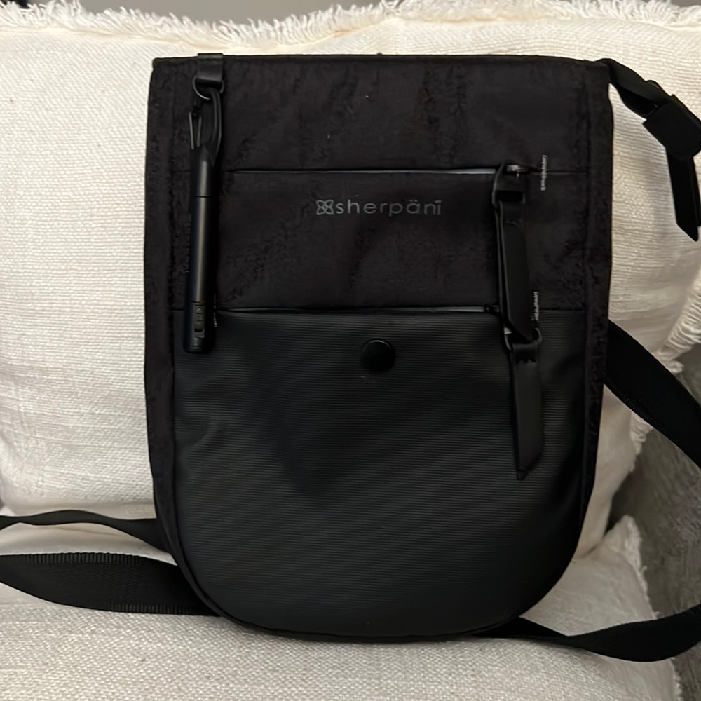 Sherpani Lima antitheft crossbody bag